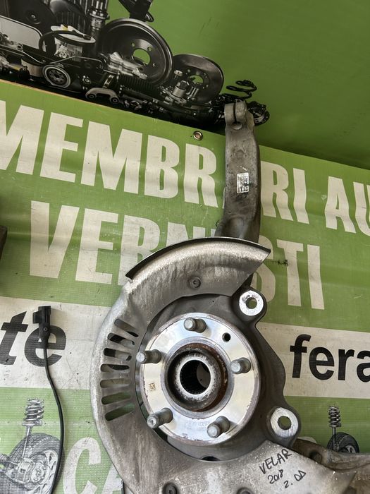 Fuzetă  stânga față Range Rover Velar