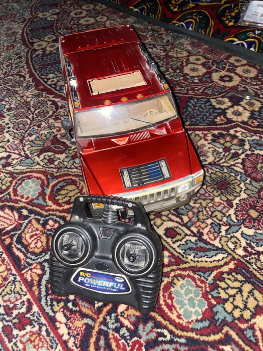 Hummer pultli oyinchoq