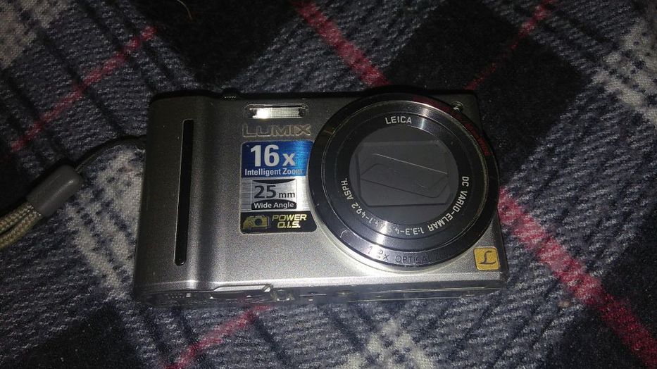 Фотоапарат Panasonic TZ8 (сив)