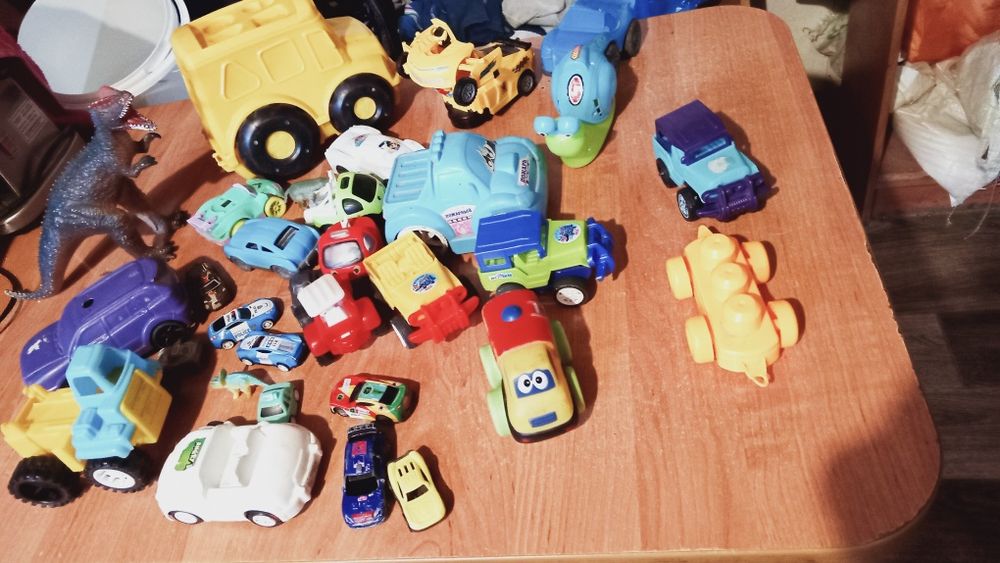 Детские машинки.