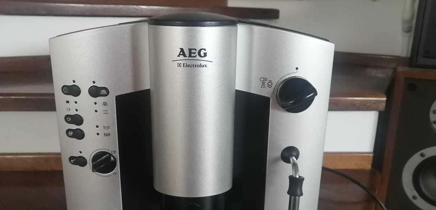 Espresor cafea AEG CaFamosa by Electrolux