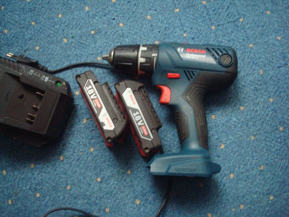 Bormasina autofiletanta  profesional  Bosch GSR-18V-21 Li-Ion completa