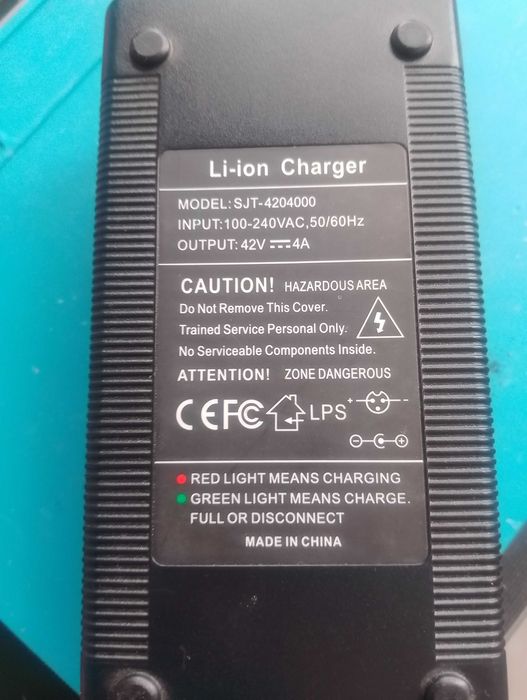 incarcatoare baterie bicicleta 36v 2a , 48v  2a noi