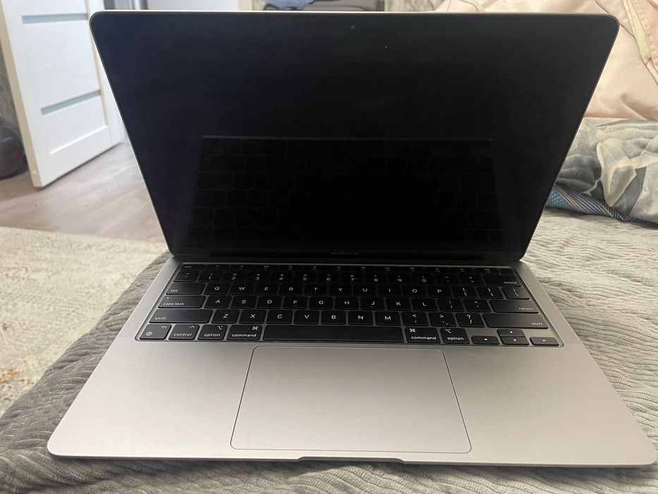 Продам MacBook air M1