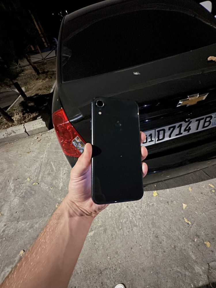 iphone XR 64GB ideal radnoy 73 chorniy karobkasi yoq narhi 150$