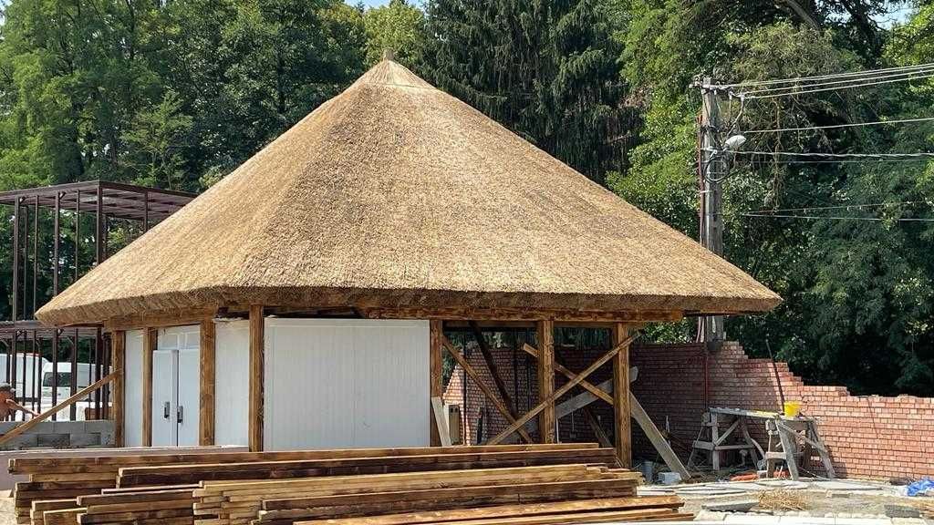 Acoperis Stuf, Constructii si Amenajari Zone Turistice