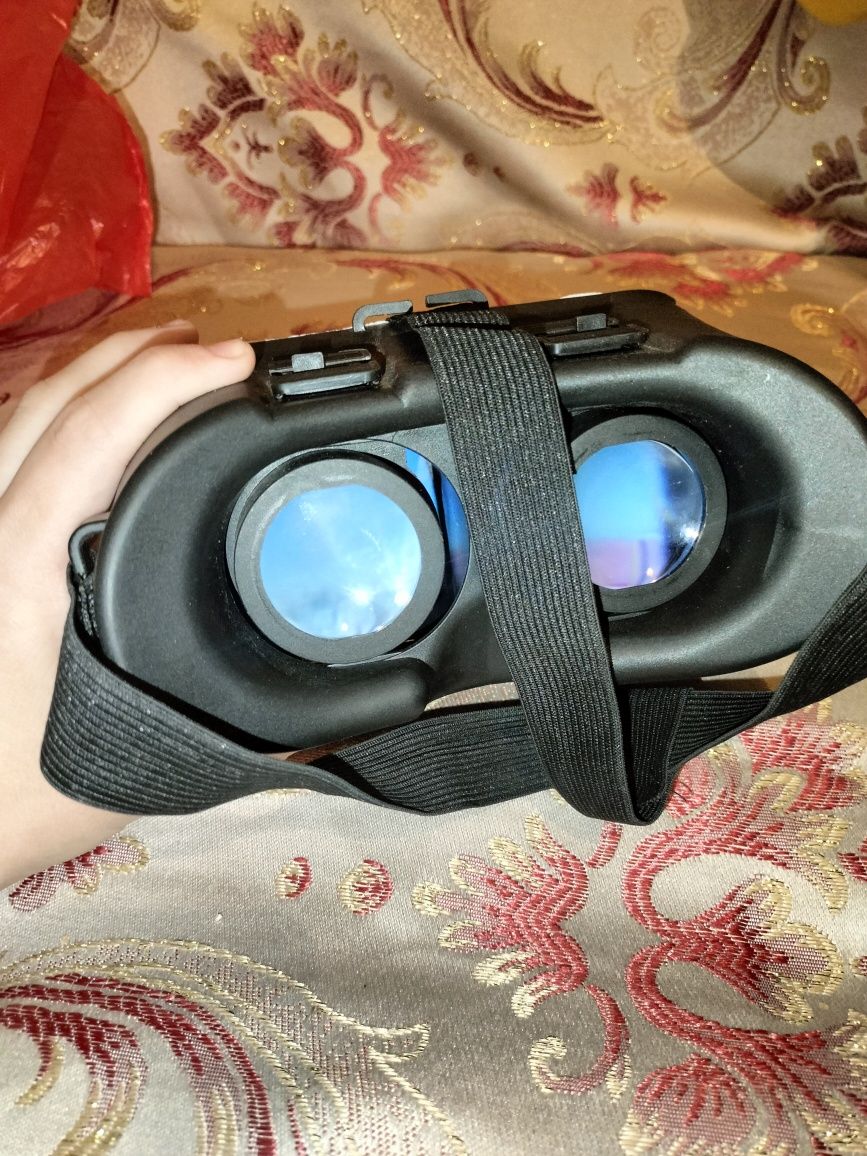 Virtual reality glasses