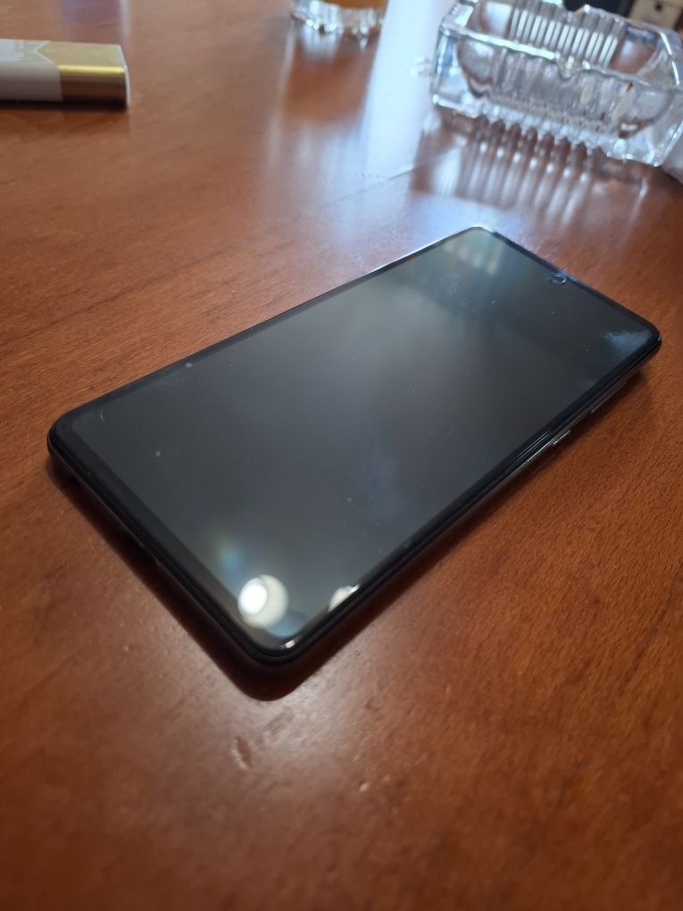 Samsung A72 128GB/6 RAM