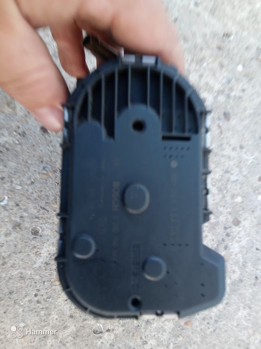 Продавам дросел за volkswagen golf 4 2000 кубика 115 коня