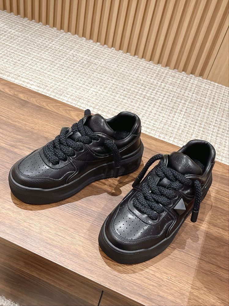 Adidasi Valentino Calitate Premium