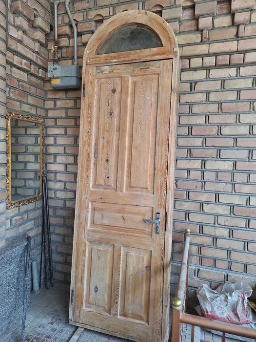 Двери из дерева с короб, замком и петлями по 150 т.с. Yog'och eshiklar