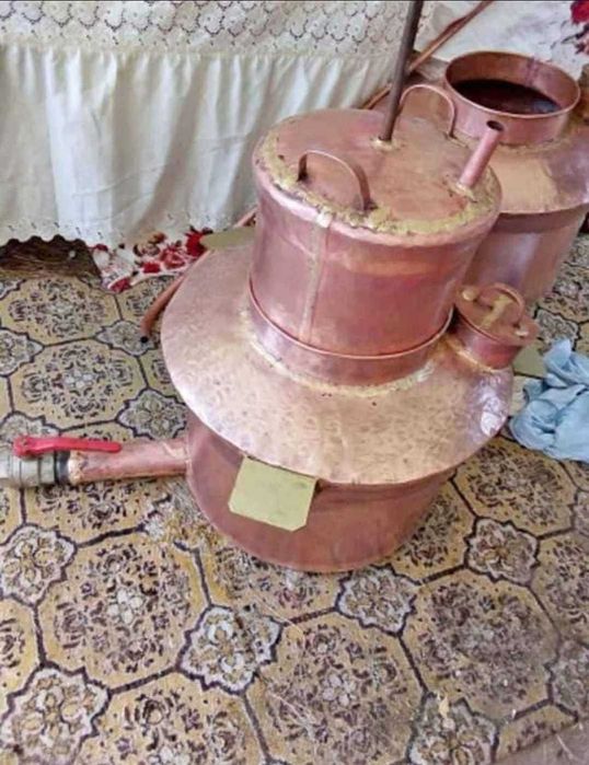 Vand Cazan de tuica din cupru (arama) de diferite modele si dimensiuni