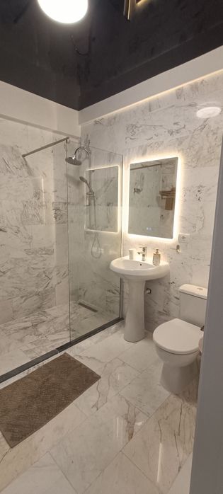 Închiriez studio Mamaia Nord zona Hanul cu Peste