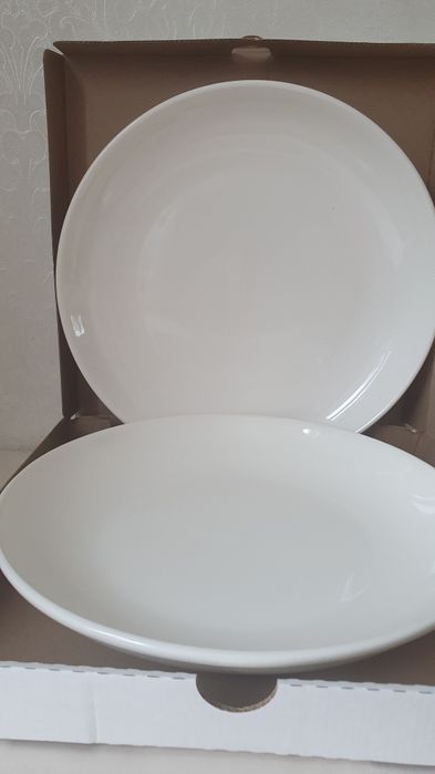 2 штуки. За 4000 Блюдо для мант, плова.