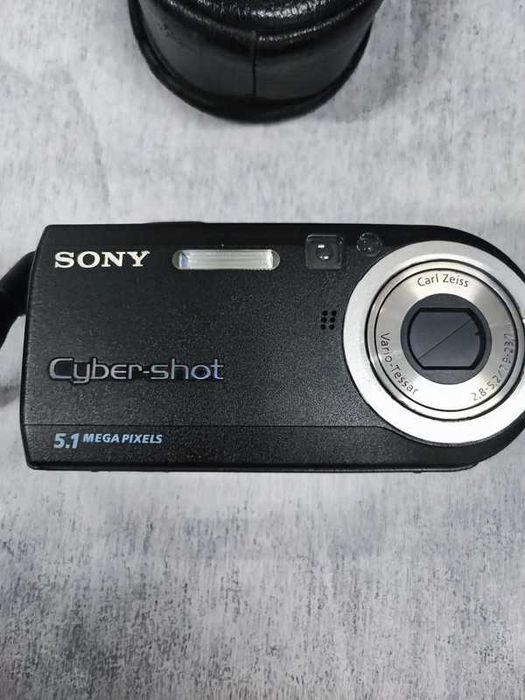 Sony Cyber-shot P120 , funcțională, cu husă, baterie și card original