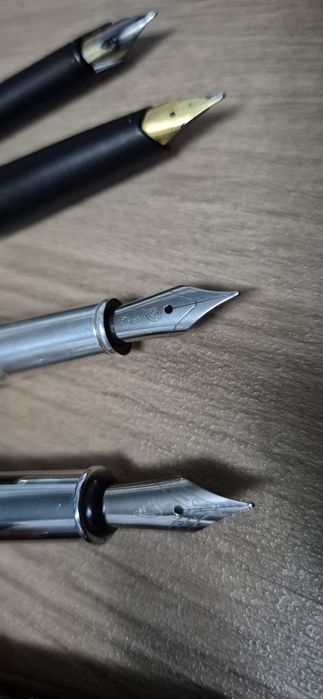 Lot 7 Stilouri Parker Papermate