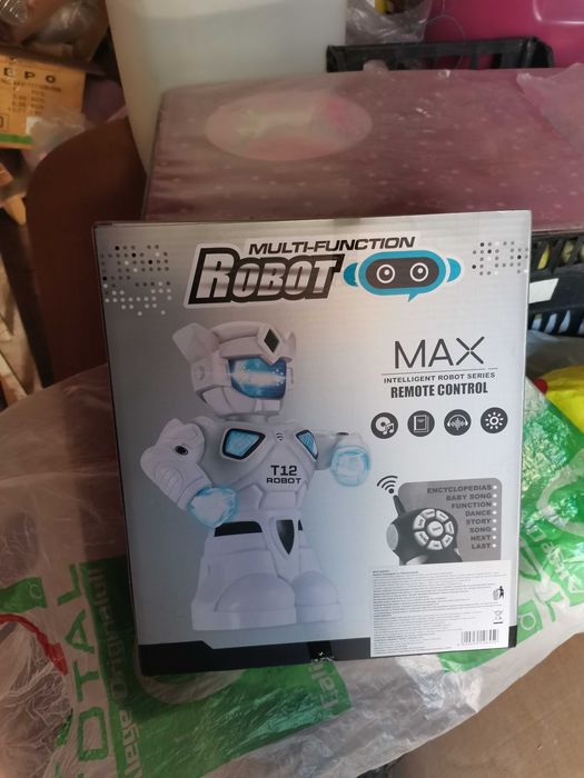 Robot jucarie cu telecomanda NOU, in cutie sigilat