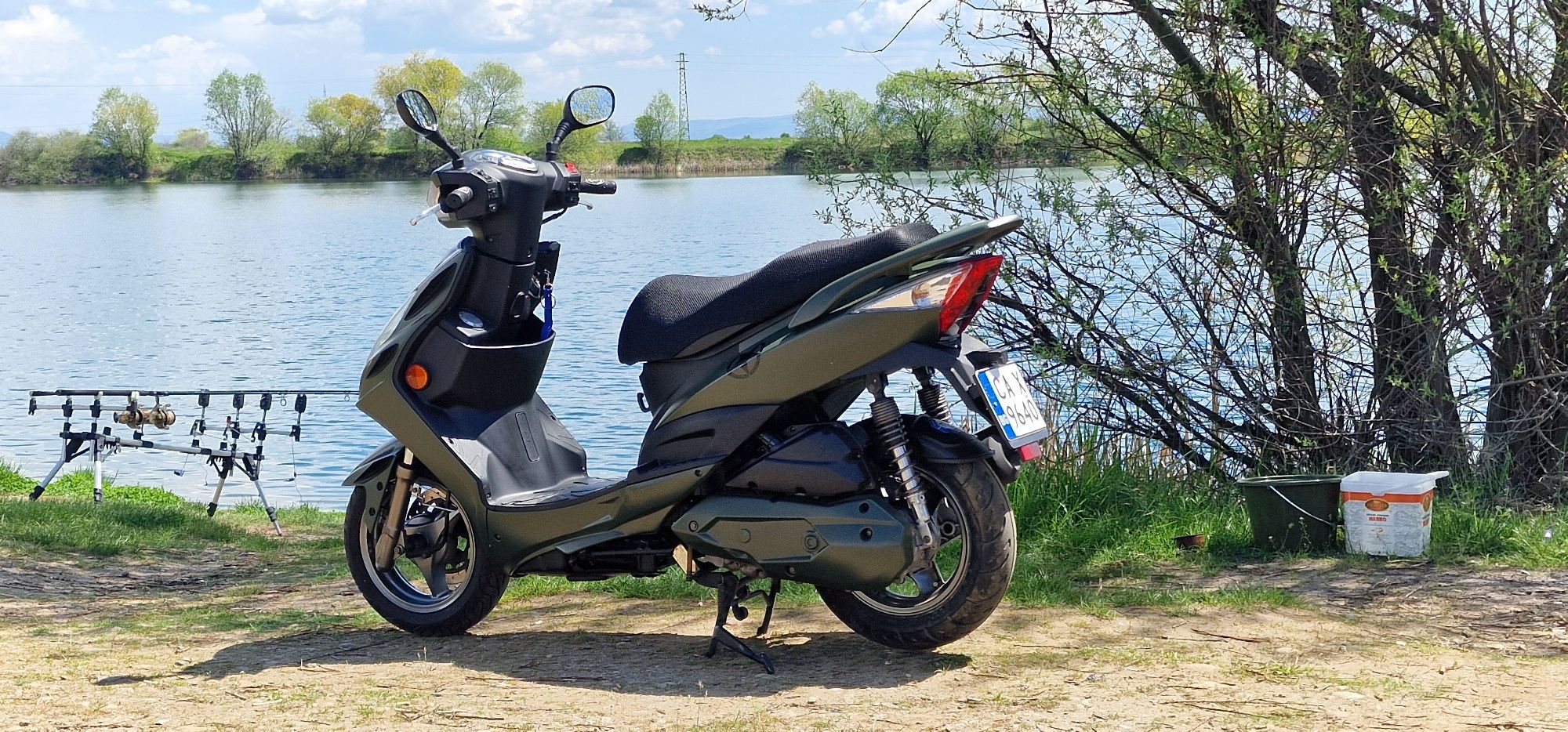 Скутер kymco muvies 125i топ състояние, като нов