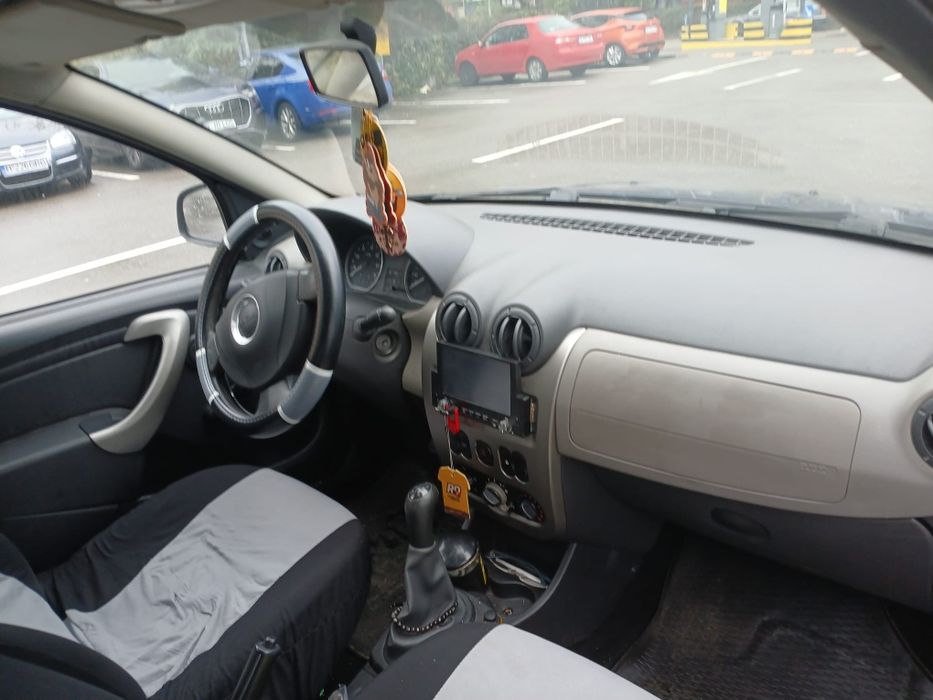 Vând Dacia Sandero