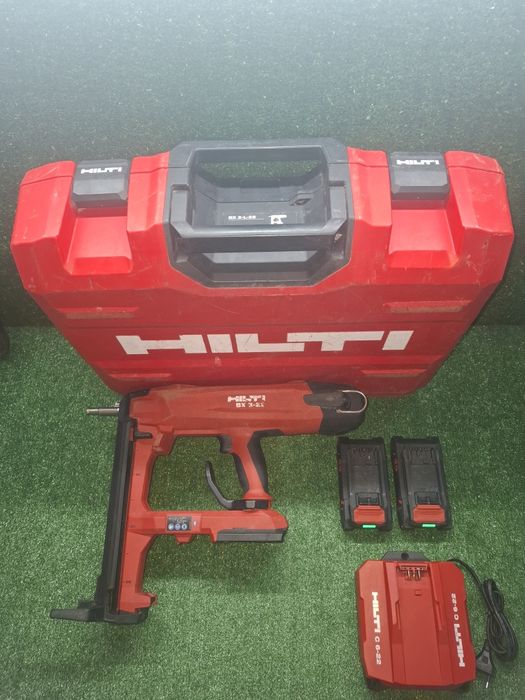 Пистолет на Hilti BX 3-22 за директен монтаж с 2 батерии по 4 ампера