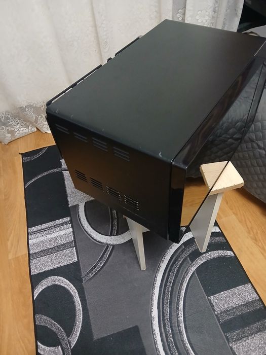 Vând cuptor cu microunde marca Samsung