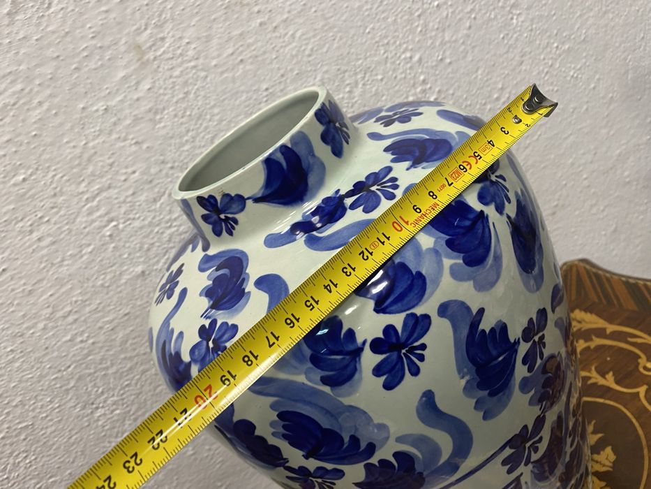 Голяма порцеланова ваза от белгия