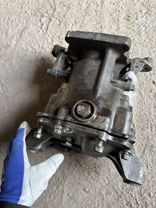 Задний редуктор от Kia sorento