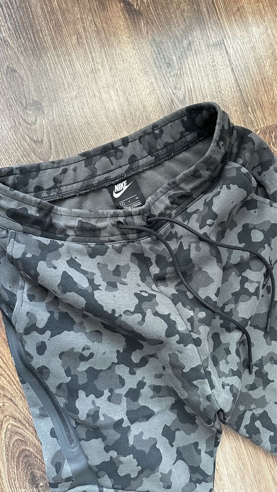 Мъжки екип/анцунг Nike Tech Fleece Camo