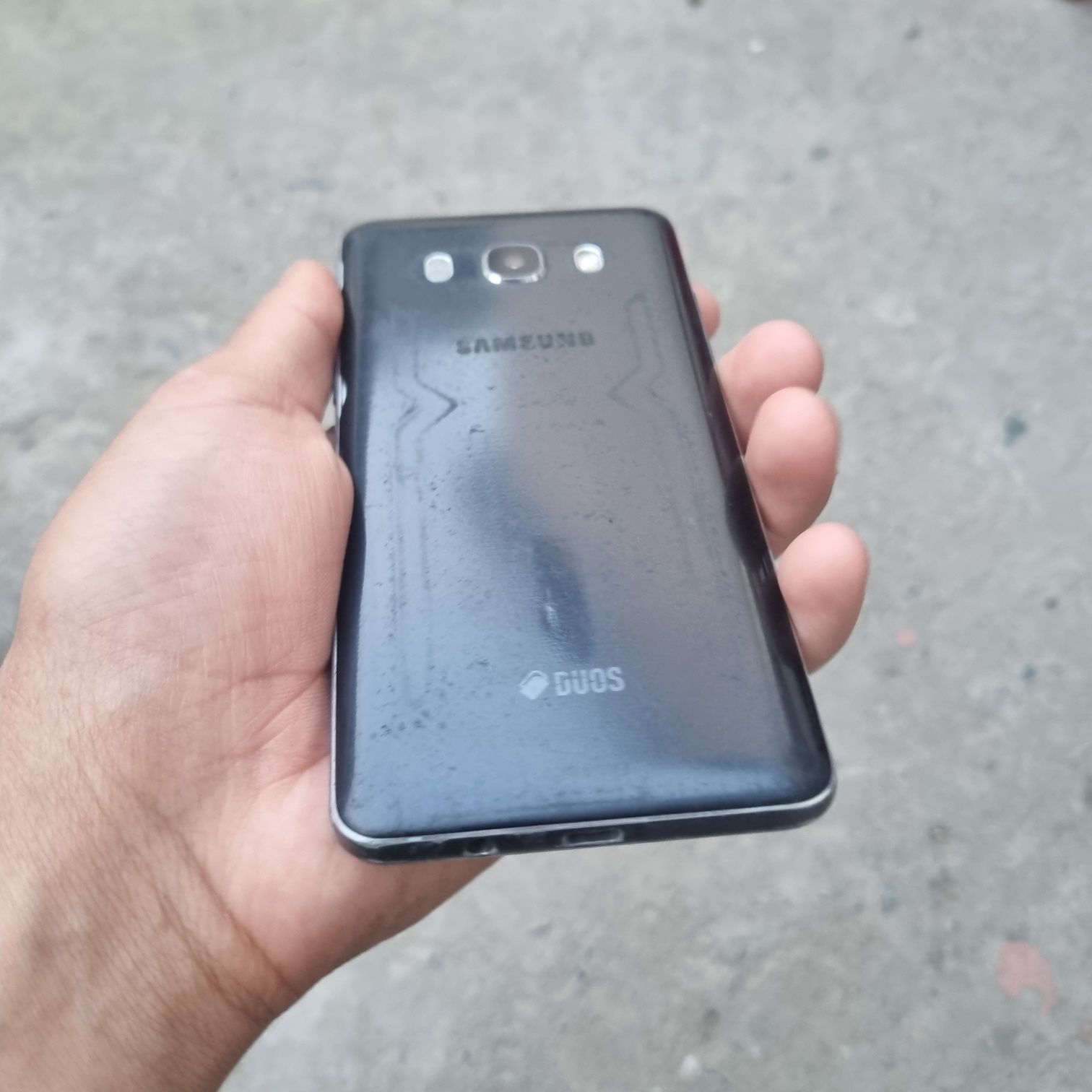 Samsung Galaxy J3 sotiladi