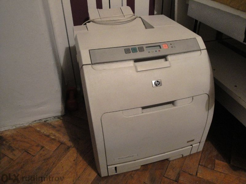 Продавам цветен лазерен принтер HP 2700