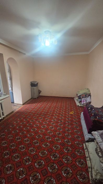 Чиланзар 10. 2 х комнатная. Кирпич 2 х 6 балкон