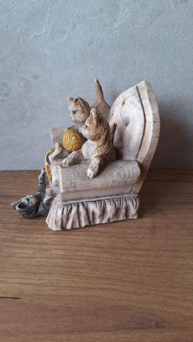 Фигурка с котета , подходяща за подарък