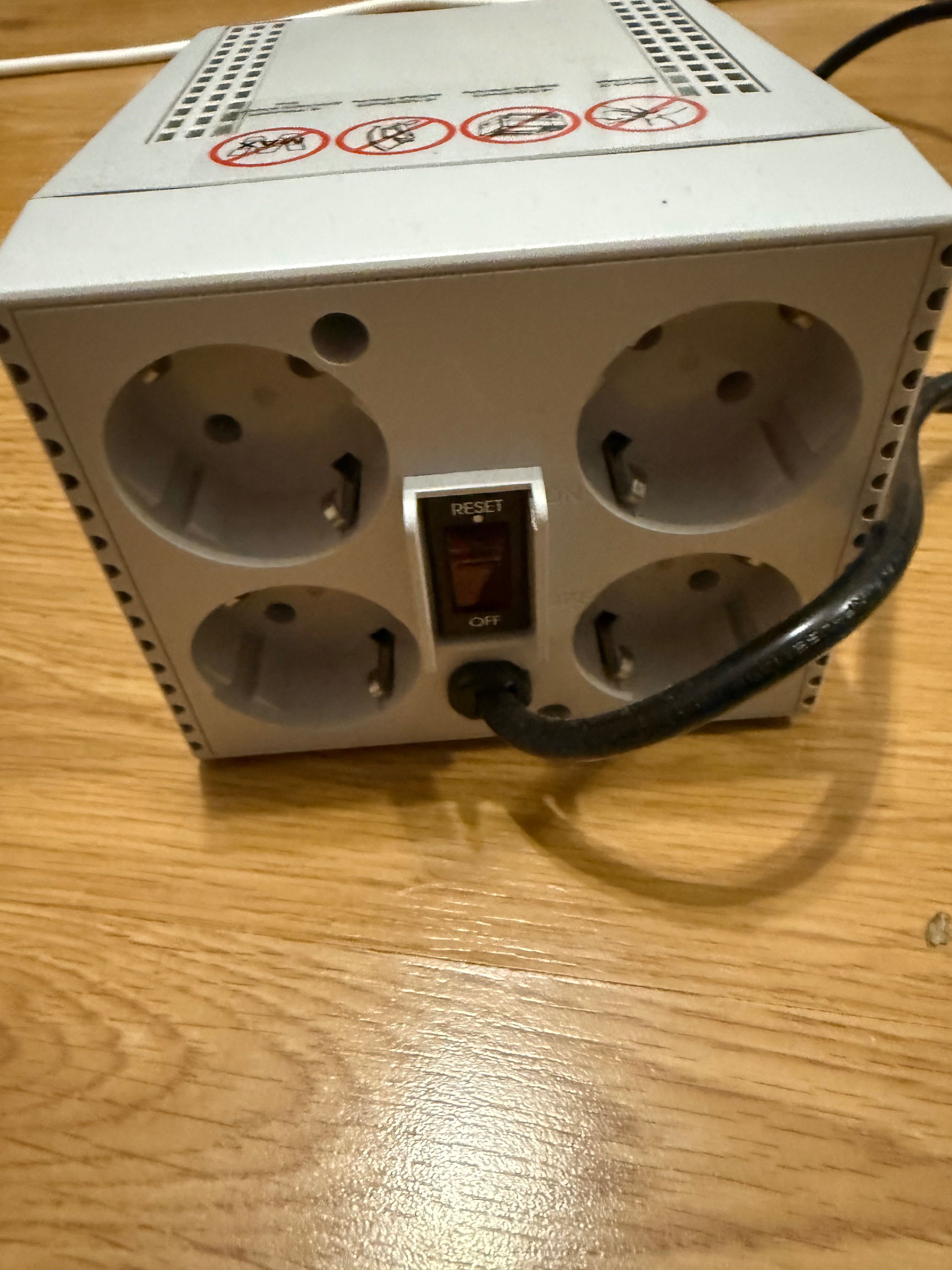 Стабилизатор напряжение Powercom TCA-2000