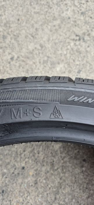 4 anvelope iarna ca si noi Vredestein 275/35/22,dot 2023.Pret/bucata
