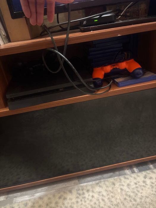 Плейстейшън 4 слим