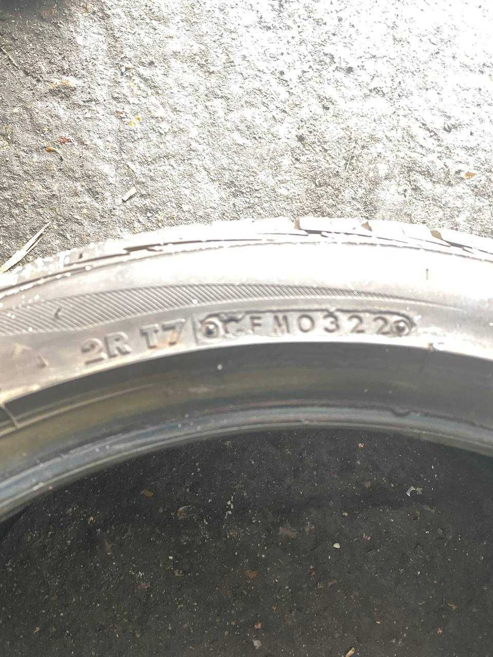 Шины комплект BRIDGESTONE 225 х 40 х 18 DOT 0322-4