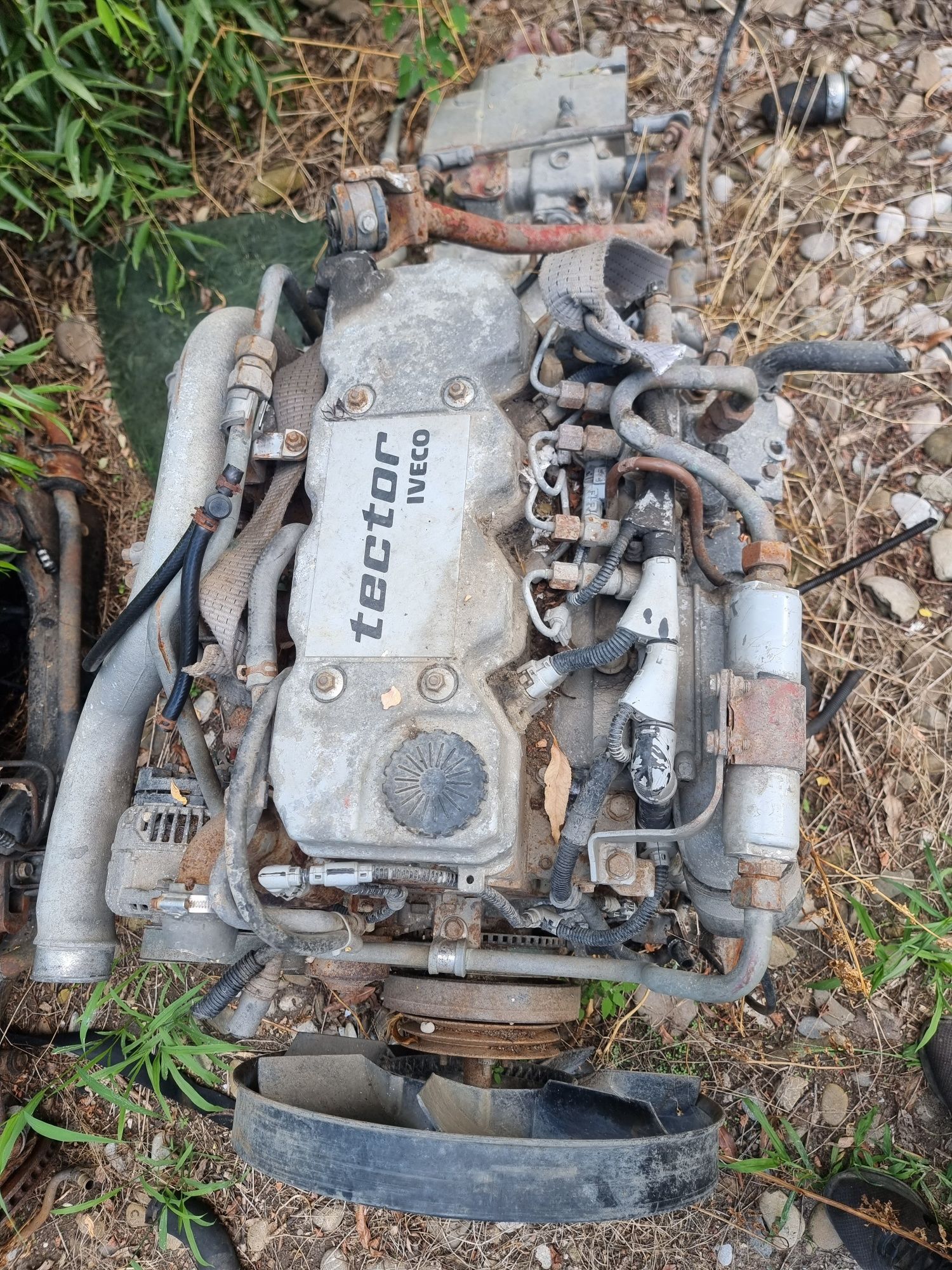 Motor iveco eurocargo tector 4 pistoane  3920 turbo 4.0