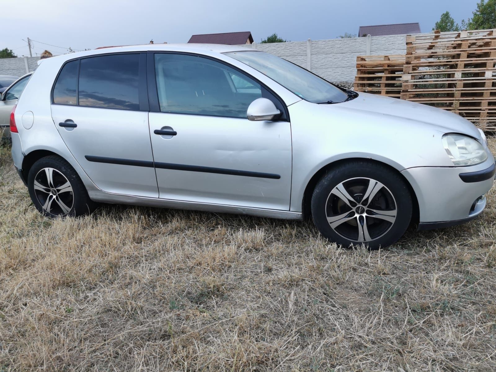 Dezmembrez golf 5 argintiu, gri, negru metalizat 1.9tdi 1.4 1.6mpi