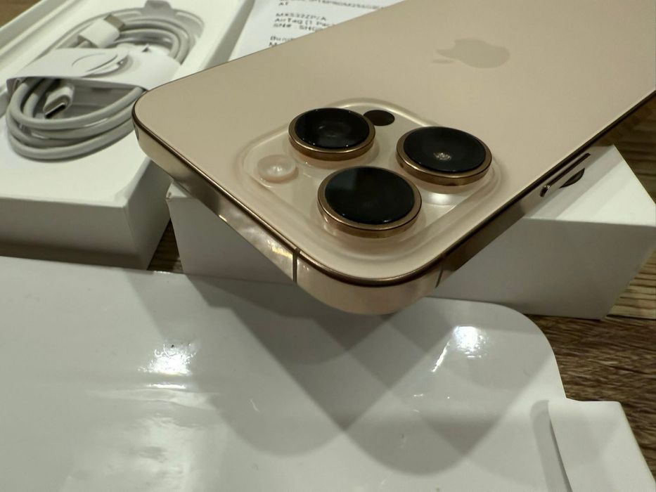 iPhone 16 PRO cu 99% Bateria