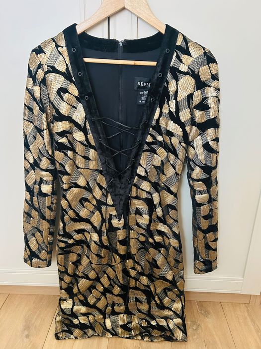 Рокля на марката Replica