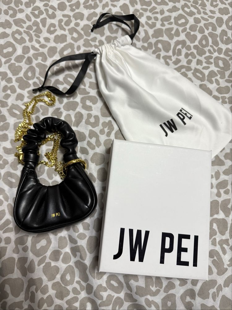JW Pei мини чантичка