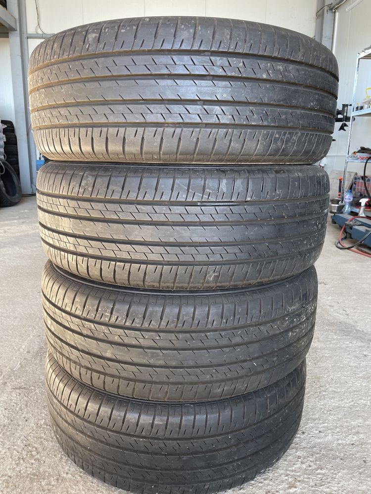 235/55/18 Bridgestone 4 броя 7-7.5 мм