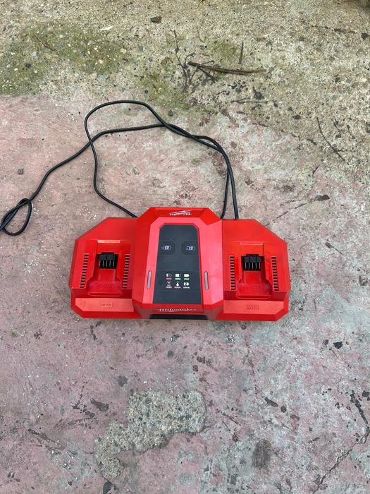 Încărcător superrapid Milwaukee M18 DBSC 2024