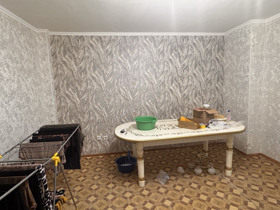 Продам стол срочно  бу  в хорошем состояние