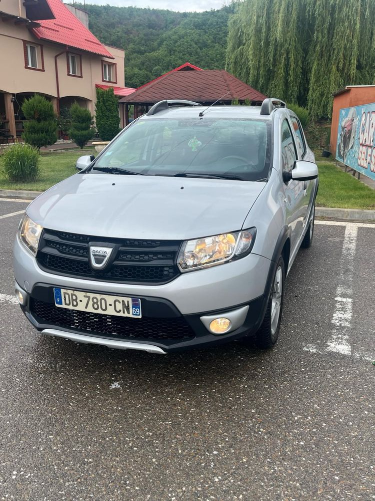 De vanzare dacia sandero stepway