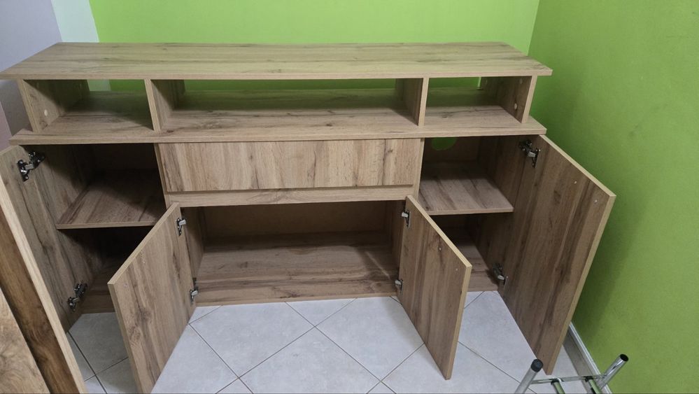 Продавам гардероб