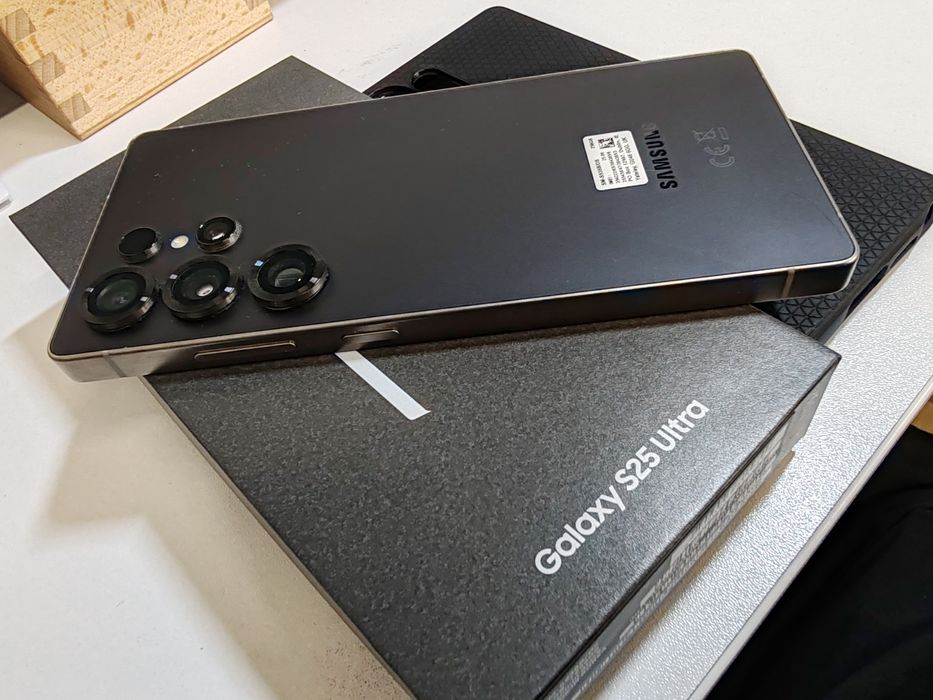 Samsung S 25 Ultra titanium black 256 GB ca Nou cod unic 1029 FULL BOX