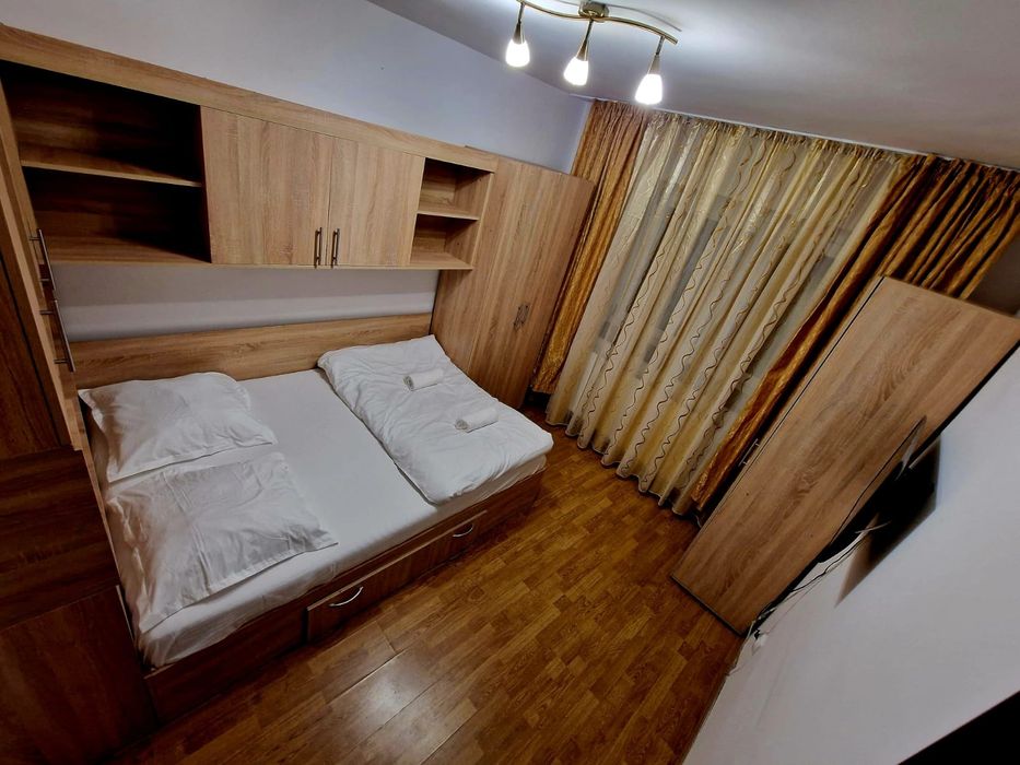 Inchiriez apartament 3 camere in Craiova