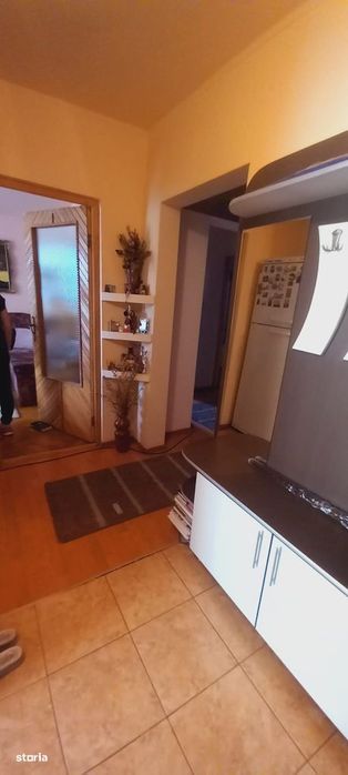 Apartament 3 camere, confort I sporit – Dumbrava 1, etaj 2