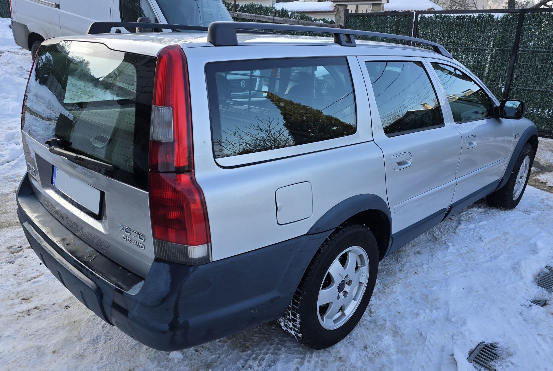 2.4 TURBO-CROSS Country D5 AWD 4x4